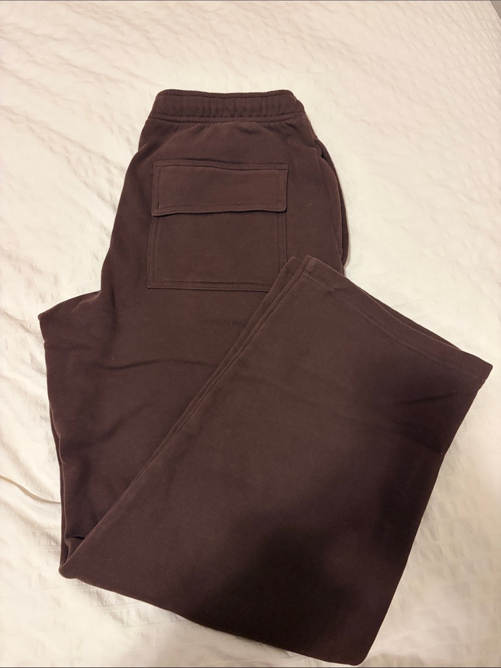 Aritzia Men's Brown Cargo Sweatpants with Flap Pocket